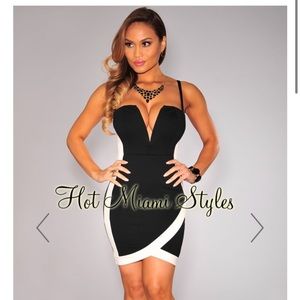 Black/White Plunging Arched Dress